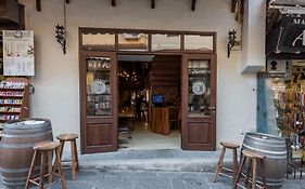 10Gr Boutique Hotel & Wine Bar (Adults Only)